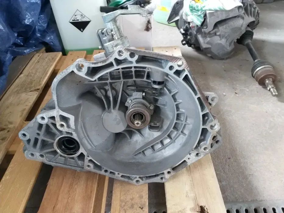 Skrzynia biegów opel zafira B 1.6 1.8 xer