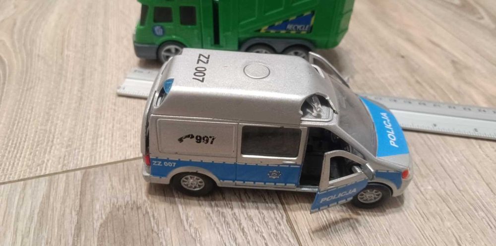 PAKA zestaw pojazdy duże resoraki radiowóz śmieciarka