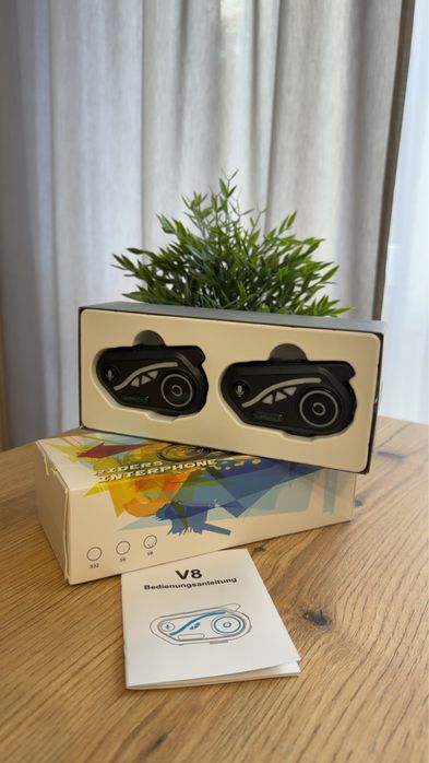 Motocyklowy zestaw słuchawkowy interkom Swarey V8 Bluetooth
