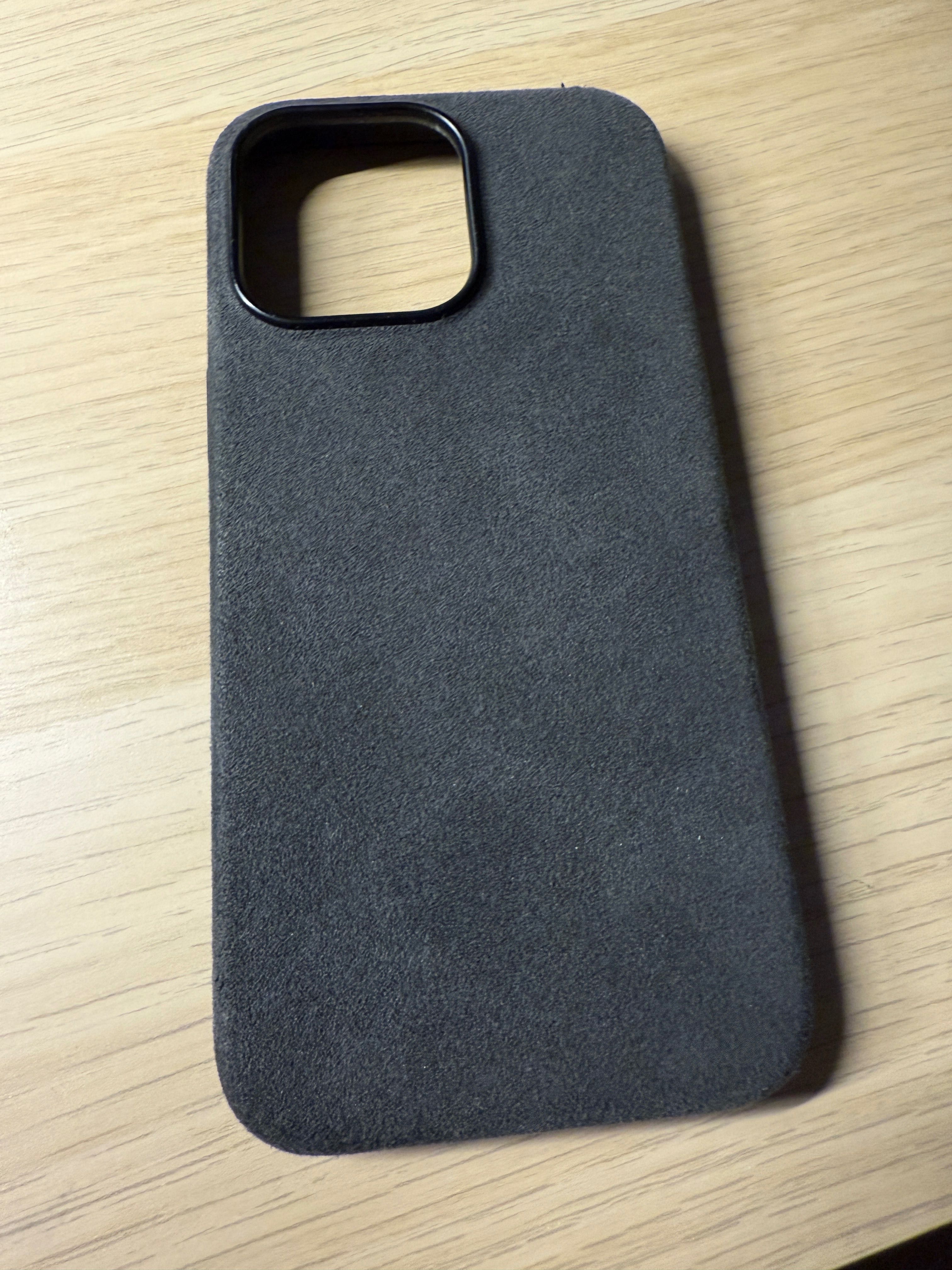 Iphone 15 pro max etui z alcantary