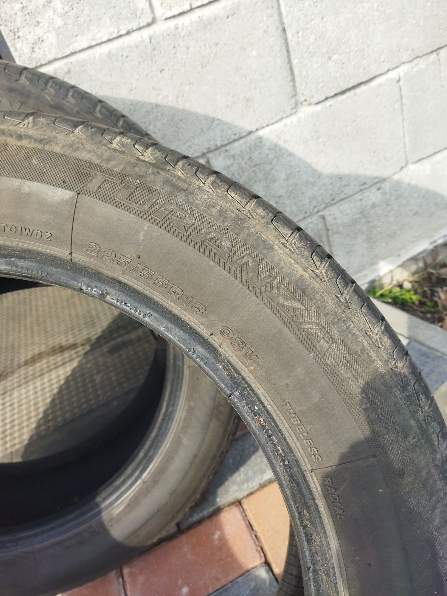 шини Bridgestone 225/55/18