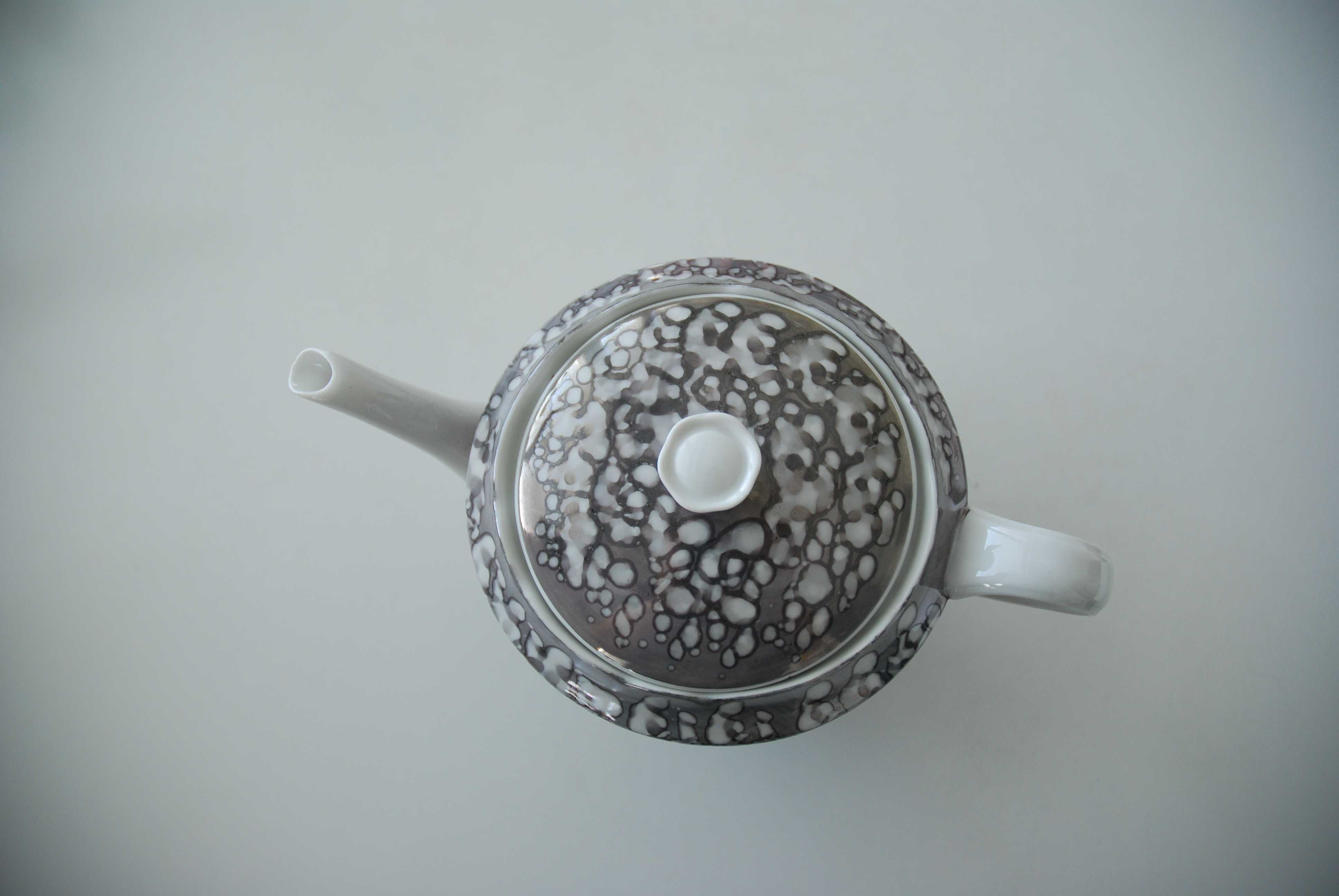 Marmurkowy, ręcznie malowany dzbanek do herbaty, Ćmielów, imbryk, PRL