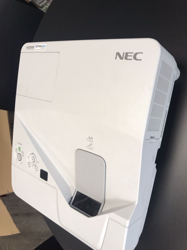 Projetor NEC UM330X