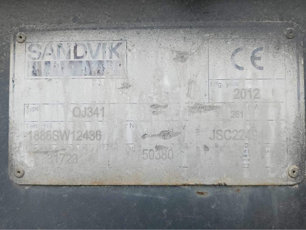 Kruszarka szczekowa Sandvik QJ 341 z wòzkiem Dolly