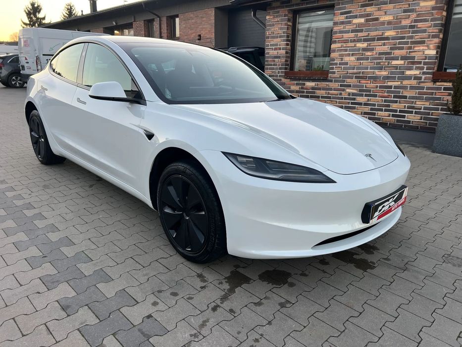 Tesla Model 3 Tesla 3 Long Range Panorama Nawigacja Kamera Sensor LED