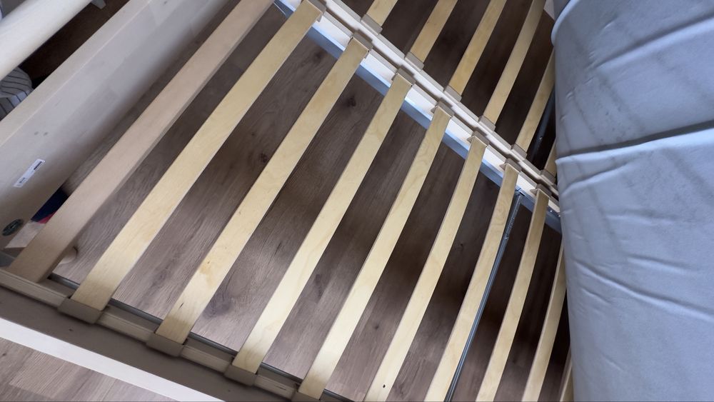 Conjunto cama casal e mesas de cabeceira IKEA BJÖRKSNÄS