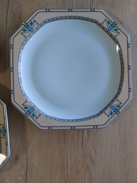 6 Pratos de Sobremesa e Prato de Bolo Grande Vintage, novos