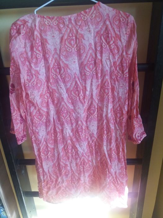 Różowa tunika w kwiaty z długim rękawem M