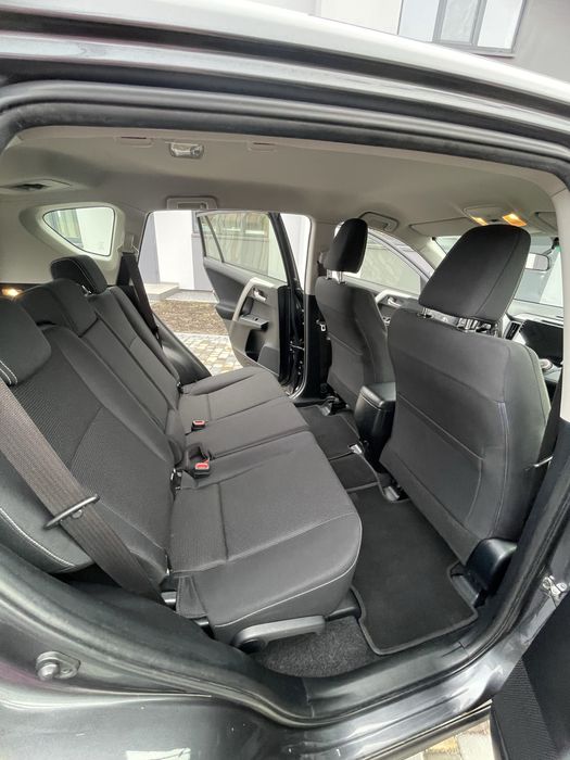 Протам офіційну Toyota Rav4