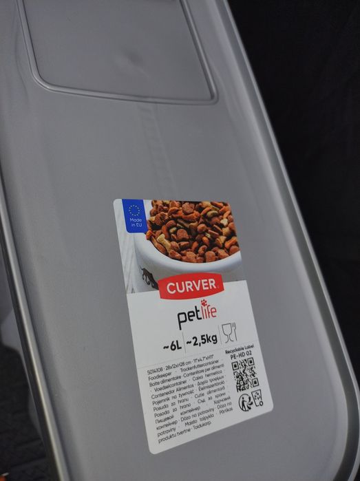 Pojemnik na karmę ..