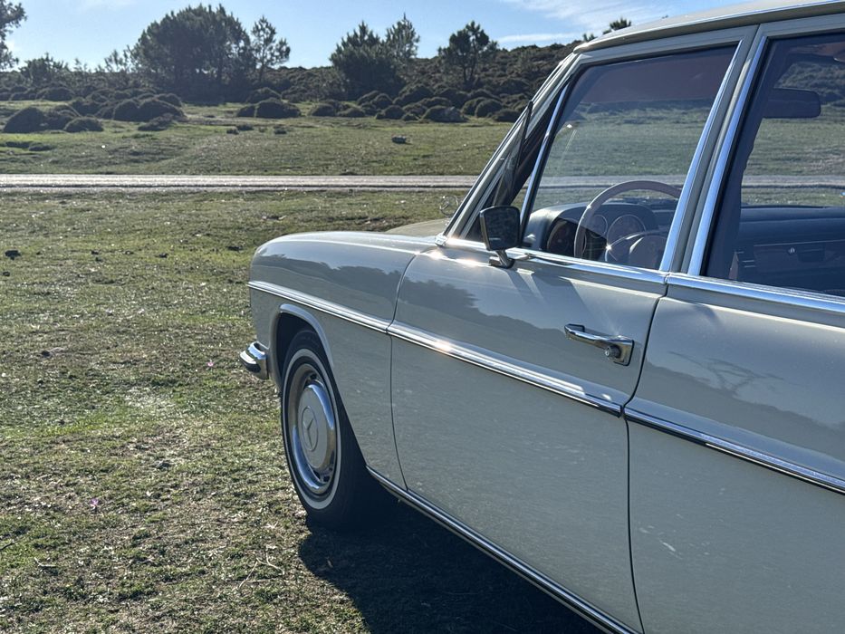 Mercedes w115 (excelente estado)