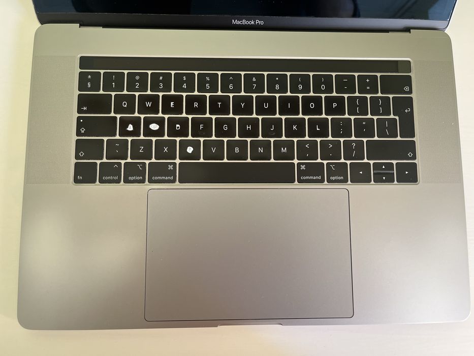 Macbook A1990 uszkodzony fvat pudełko nowa bateria