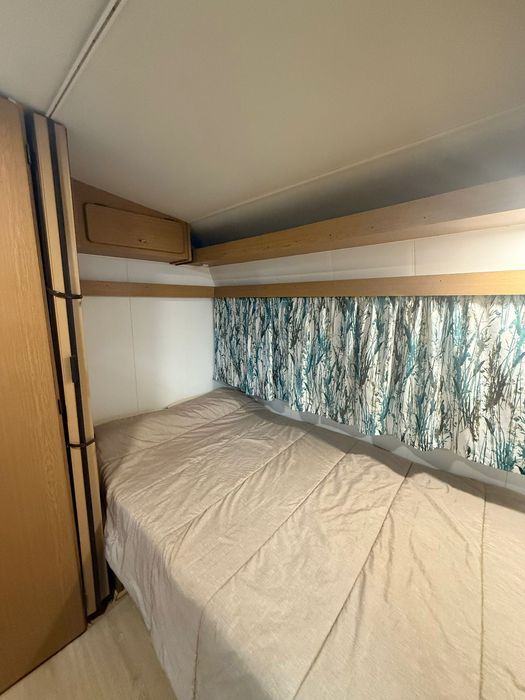 Vende-se Material roulotte c/ 2 camas, wc e avançado c/ cozinha