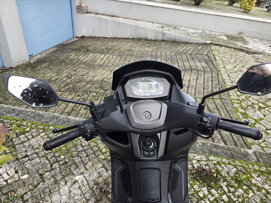 Yamaha nmax 125 como nova