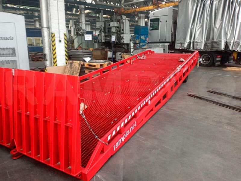 Rampa mobilna stacjonarna do załadunku rozładunku kontenerów naczep CE