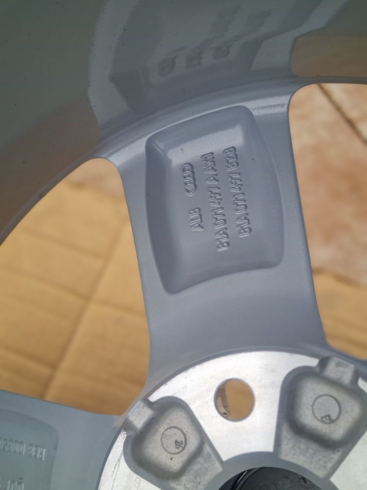 Oryginalne alufelgi 17 Audi A4 Q2 Q3 Skoda Karoq VW Passat Tiguan wysy