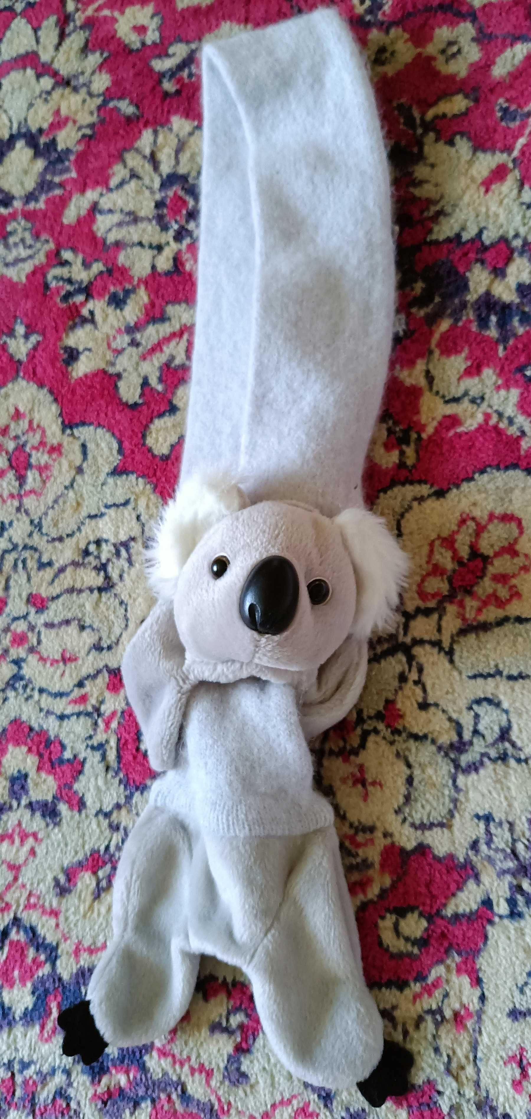 шарф з іграшкою коала