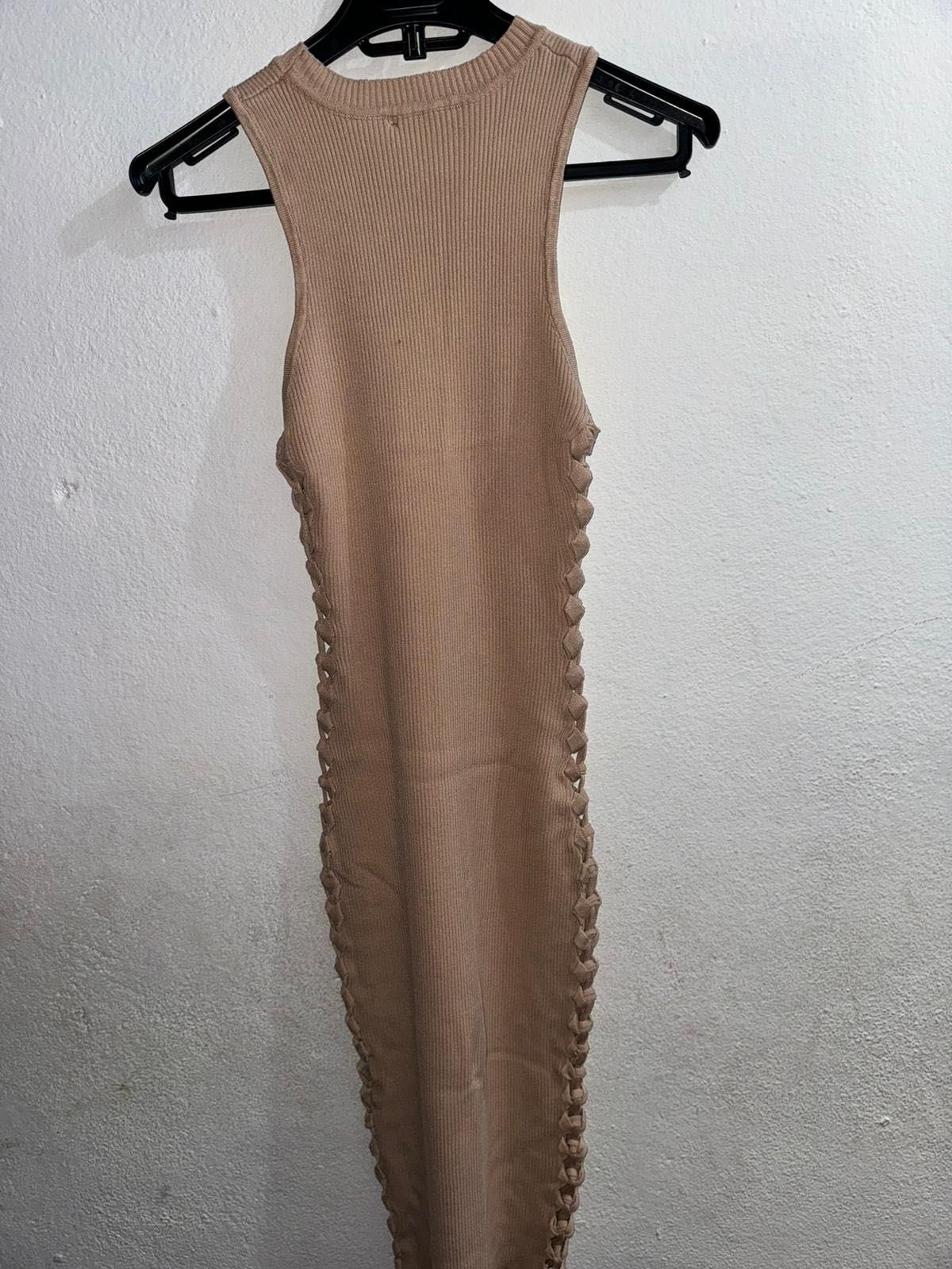 Vestido comprido bege