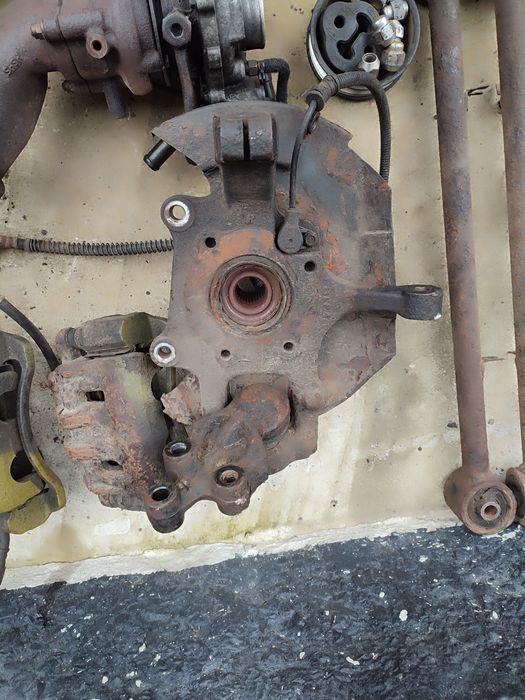 Правая цапфа ступица на Киа Соренто 1 Kia Sorento