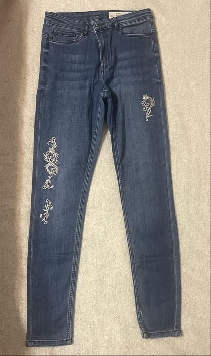 Джинсы скинни esmara с вышивкой