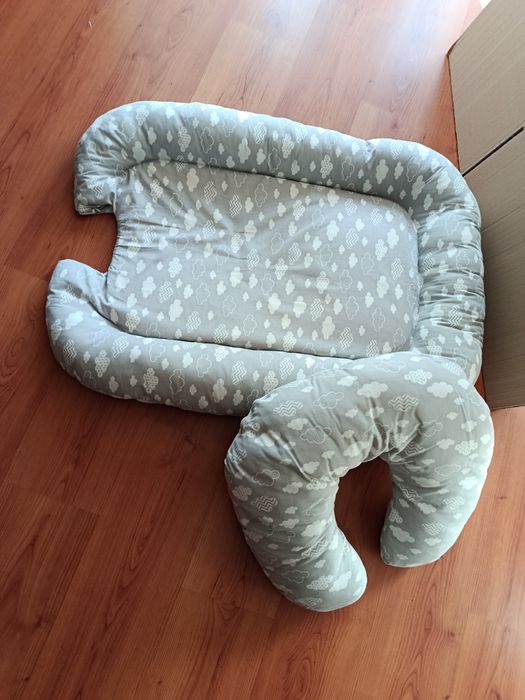 Vendo ninho e almofada de amamentação