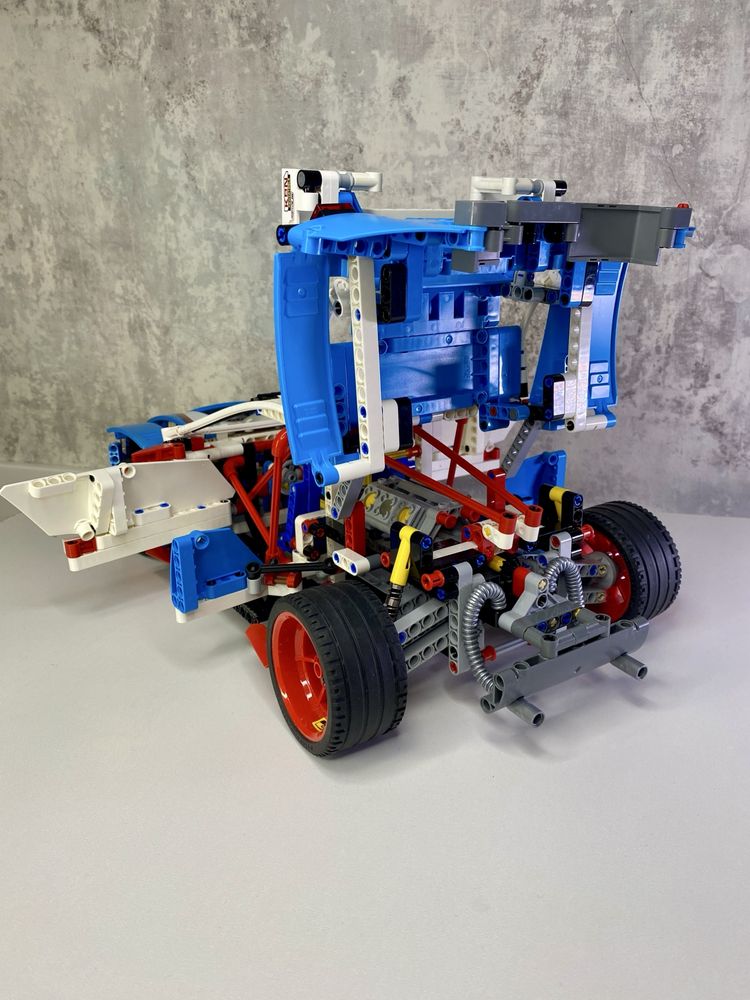 Klocki LEGO Technic 42077 - Niebieska wyścigówka