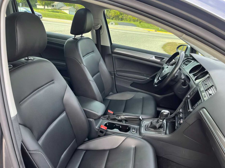 Volkswagen Golf      2017