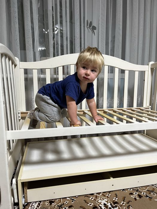 Ліжко дитяче. Кроватка для немовлят.