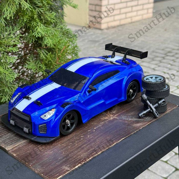 Дрифт машинка Nissan GT-R Nismo 4WD на радіокеруванні 28.5см 1:16