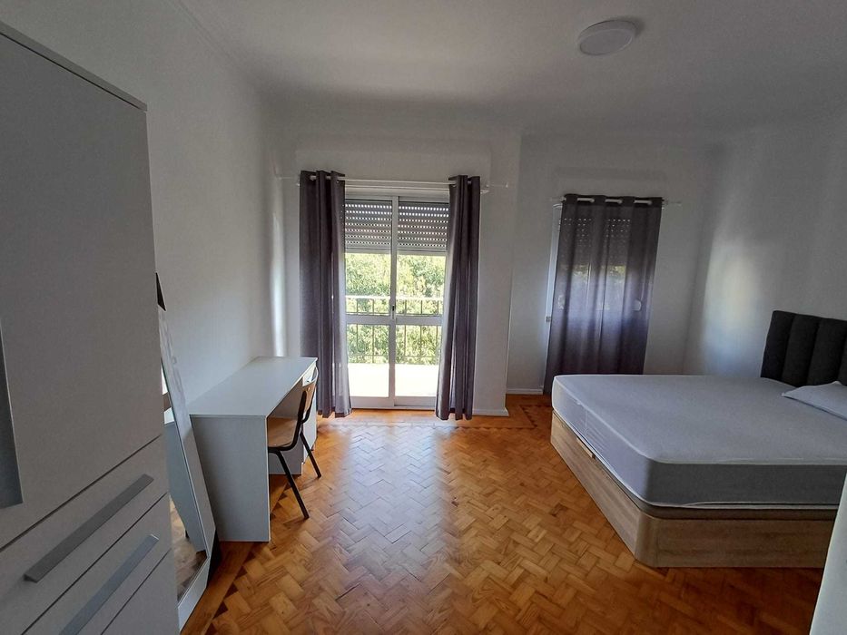 Quartos para arrendar – Apartamento Remodelado, Excelente Localização