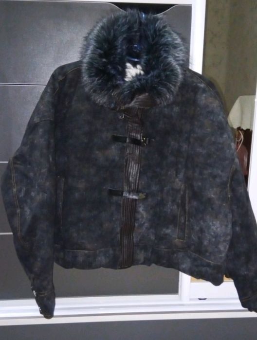 Продам джинсовую куртку