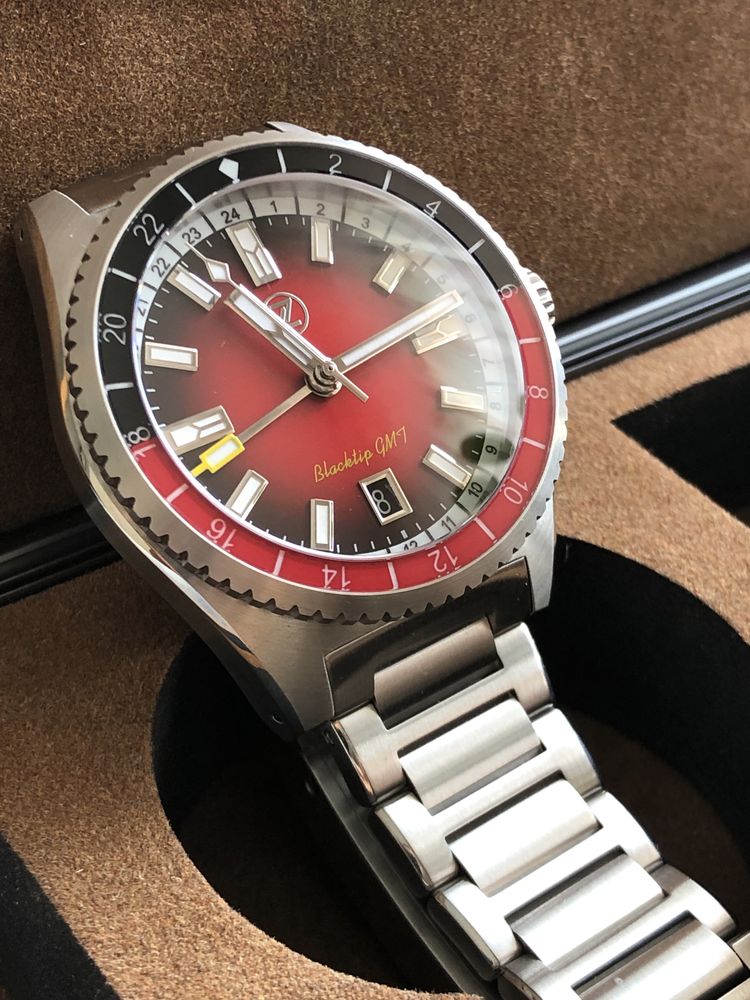 Zelos BlackTip GMT Crimson Red