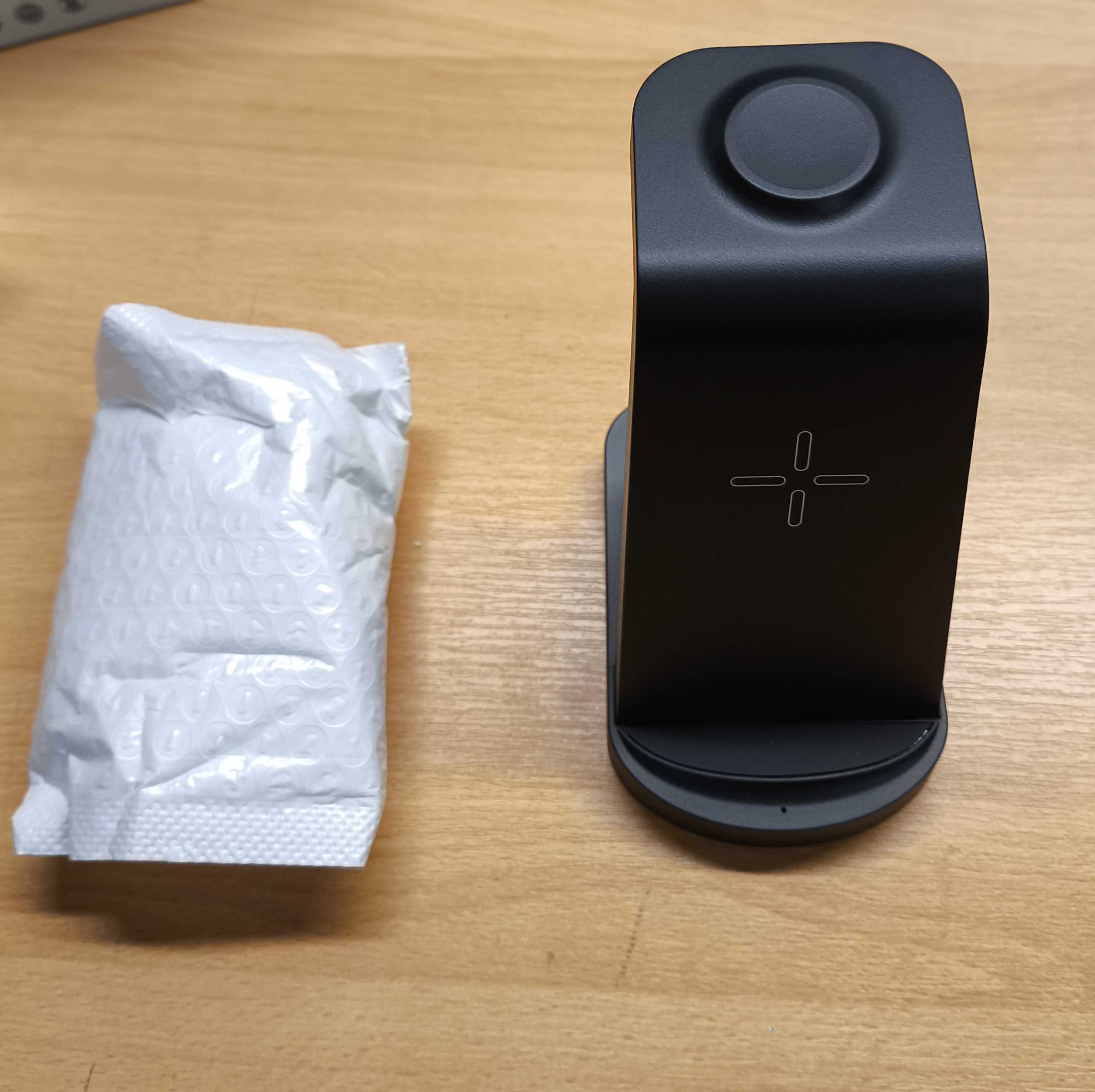 bezprzewodowa ładowarka indukcyjna 3w1 18W kompatybilna z iPhone [2287