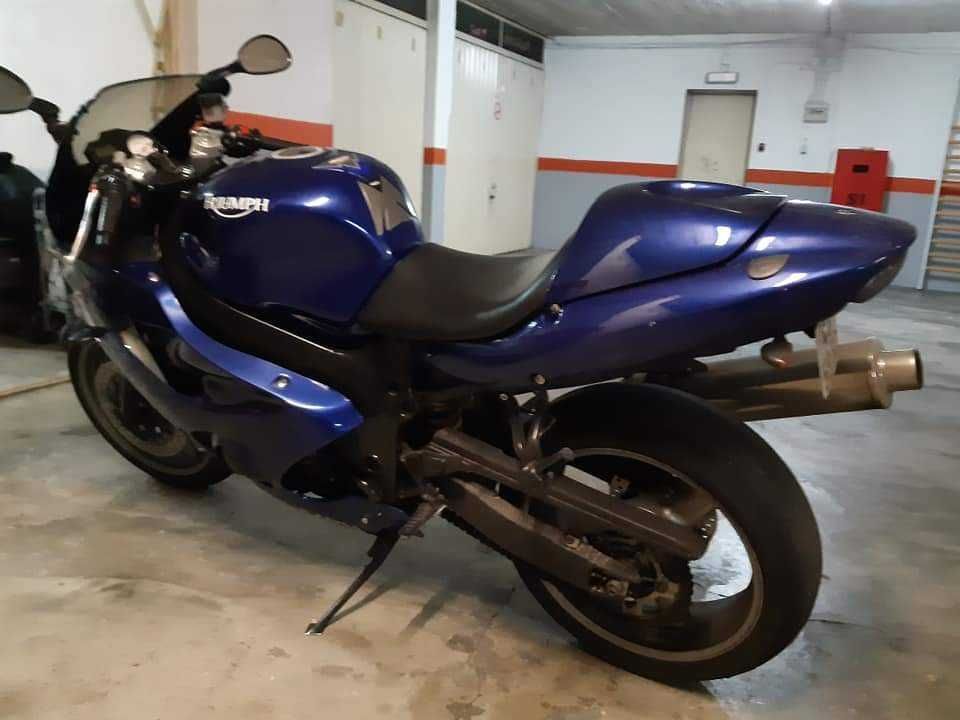 Espectáculo Triumph TT 600