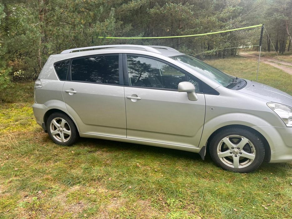 Toyota Corolla Verso 2.2 D4D 136KM 7 Osobowy Relingi Hak