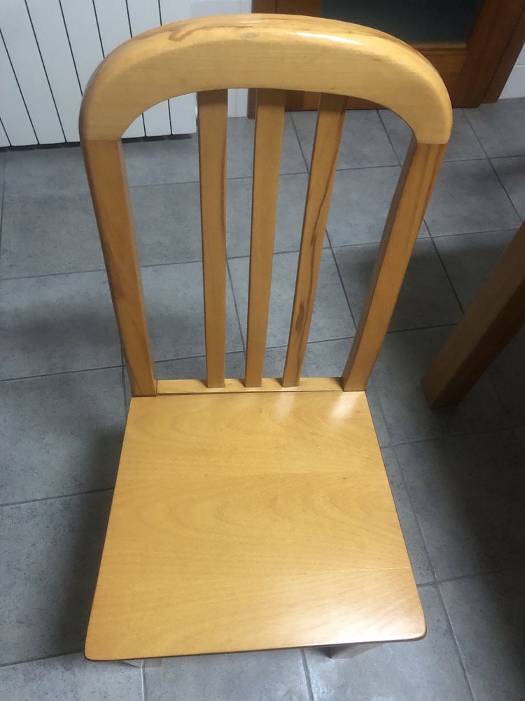 Mesa de cozinha com 6 cadeiras