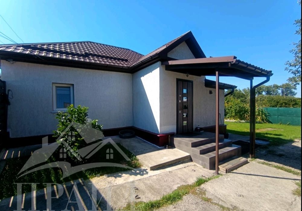 Продам затишний будинок в районі автовокзала