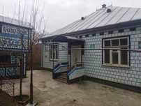 Продажться двохповерховий будинок