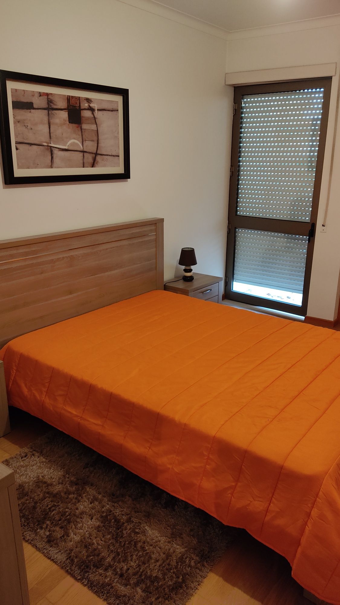 Alugo quarto, casa banho exclusiva