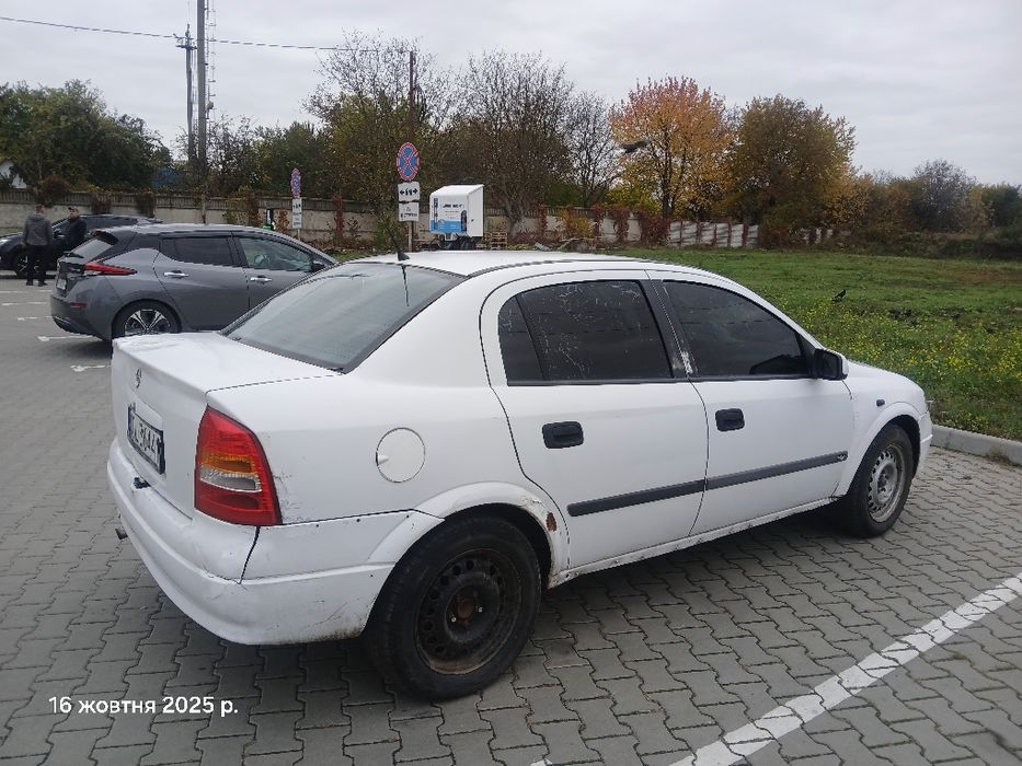 Опель астра седан 1,8 бензин