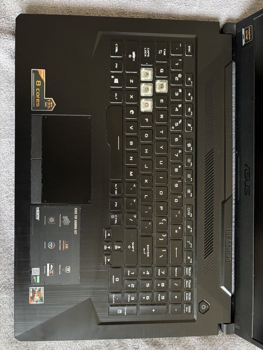 PILNIE SPRZEDAM!! Laptop ASUS TUF Gaming A17 + Podkładka chłodząca