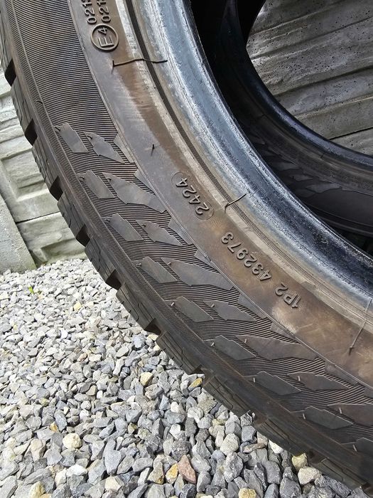 komplet opon zimowych 4szt; 2szt nówki 24/24r.; 225/50/17 XL; Nokian