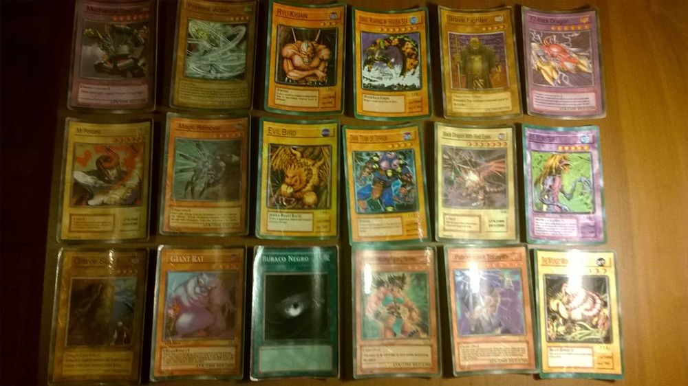 97 Cartas Yu-Gi-Yo!