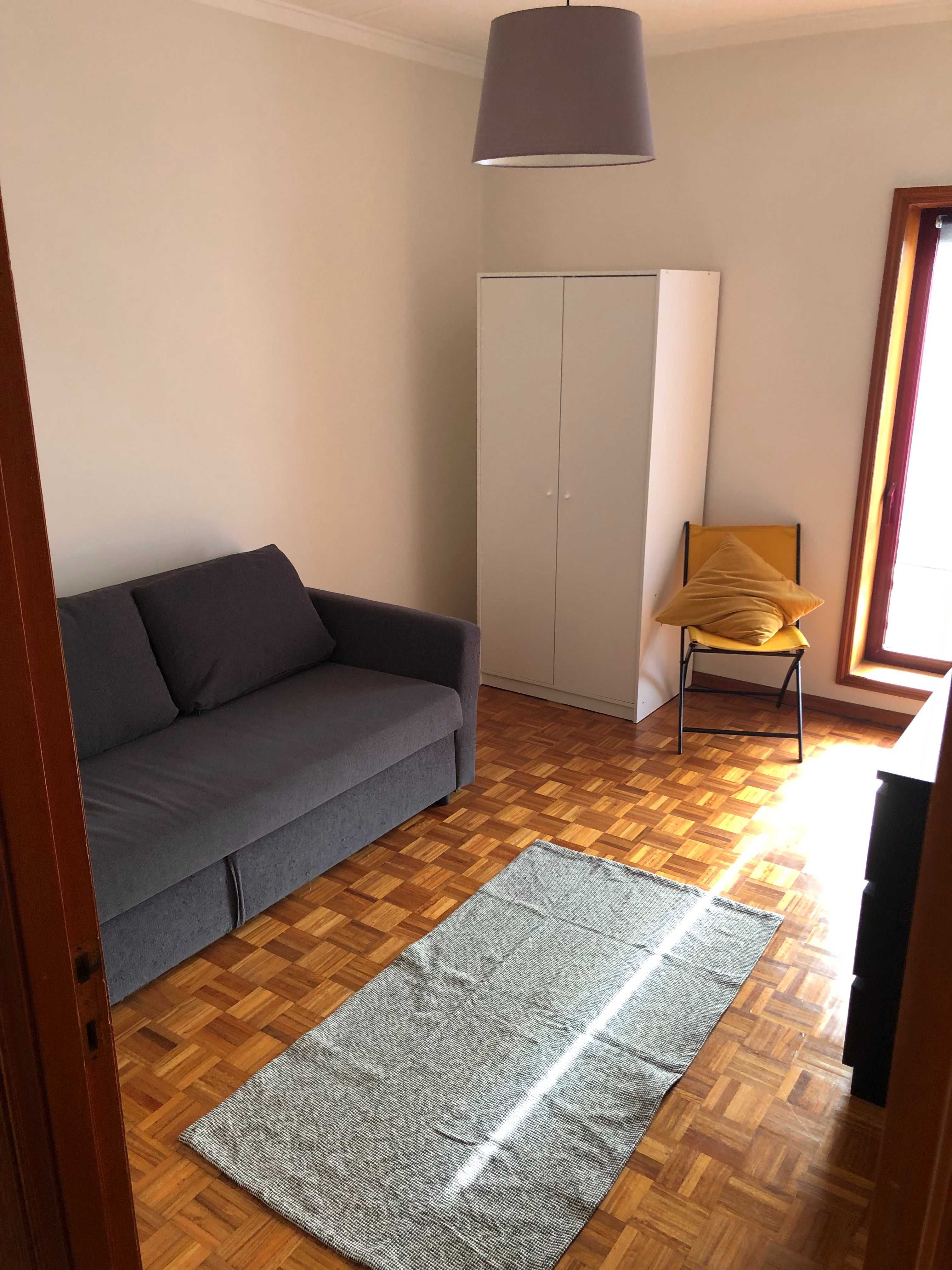Quarto em apartamento T2