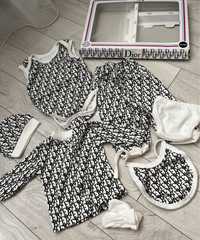 Набір одягу Dior подарунковий для новонародженої