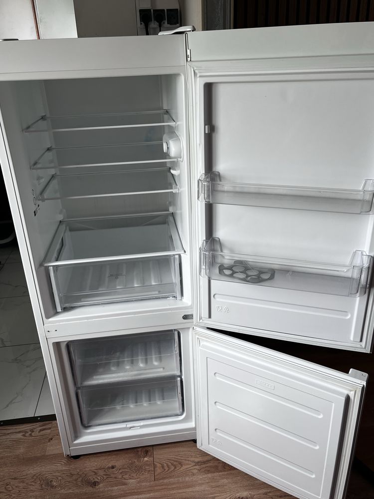 Lodówka Indesit sprawna