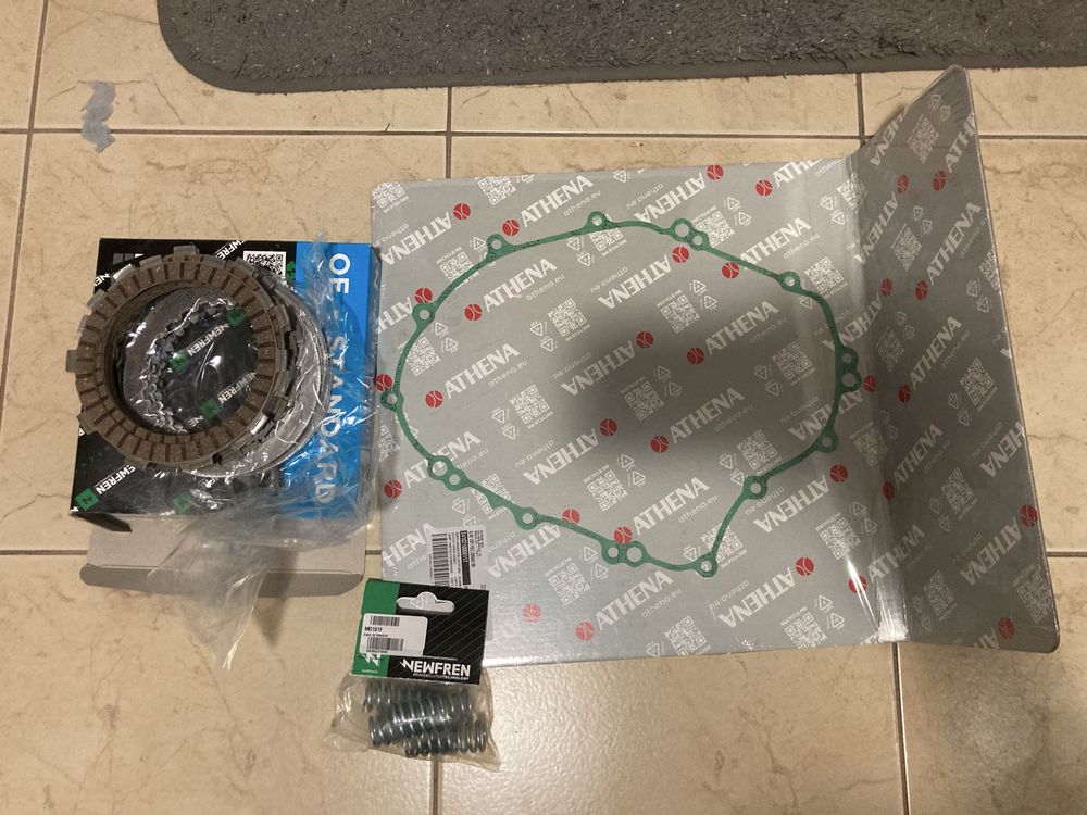 Komplet tarcz sprzęgła z przekładkami NEWFREN Honda CBR 600RR 2005