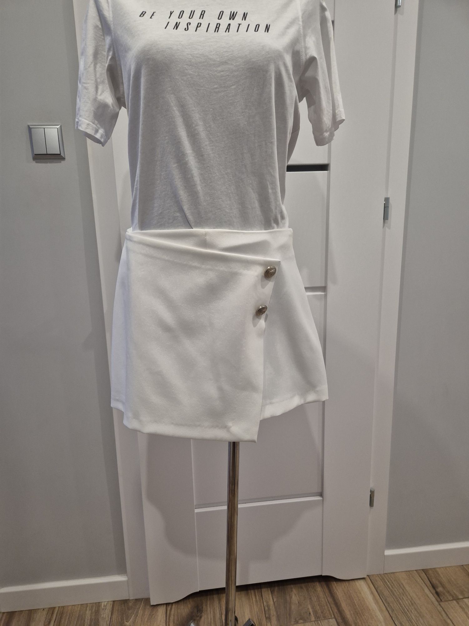 Nowe z metką spódnico spodenki szorty River Island M  białe
