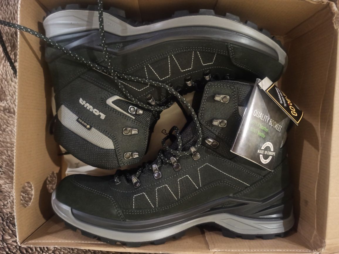 Тренінгові кросівки  Lowa Toro Pro GORE-TEX Mid Walking Boots