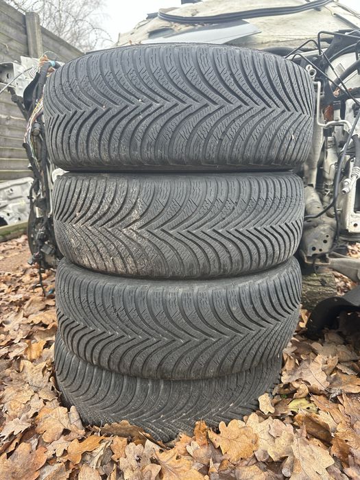 Резина гумма скат 205 55 R16 зима комплект гума MICHELIN
